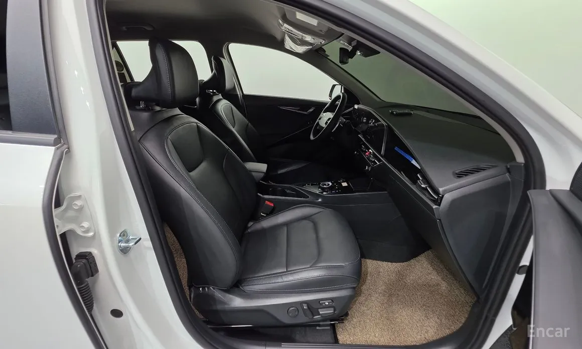 Фото 26 - Kia Niro