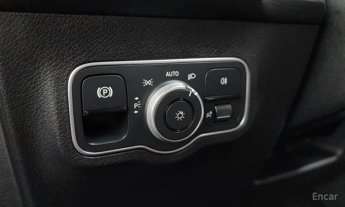 Mercedes-Benz GLB-Class 2020 AMG GLB35 4MATIC