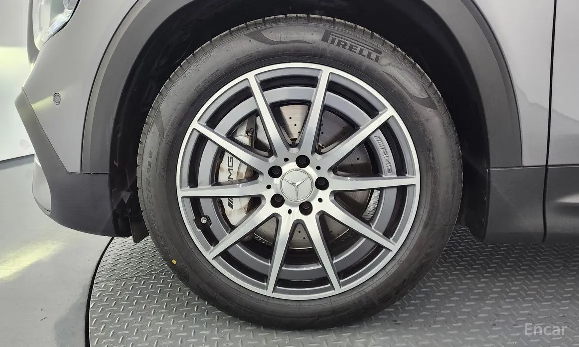Mercedes-Benz GLB-Class 2020 AMG GLB35 4MATIC