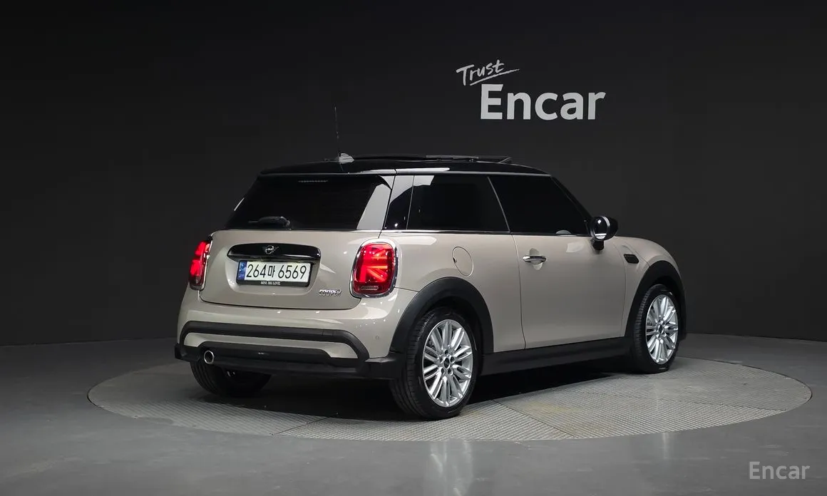 Mini Cooper 2001 Classic Plus Launch Pack