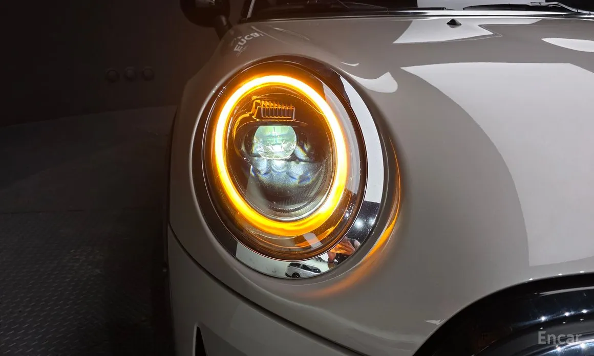 Mini Cooper 2001 Classic Plus Launch Pack
