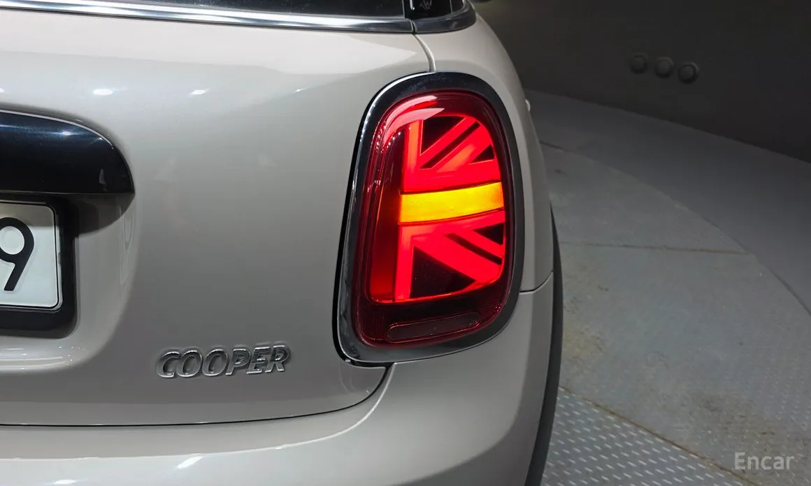 Mini Cooper 2001 Classic Plus Launch Pack