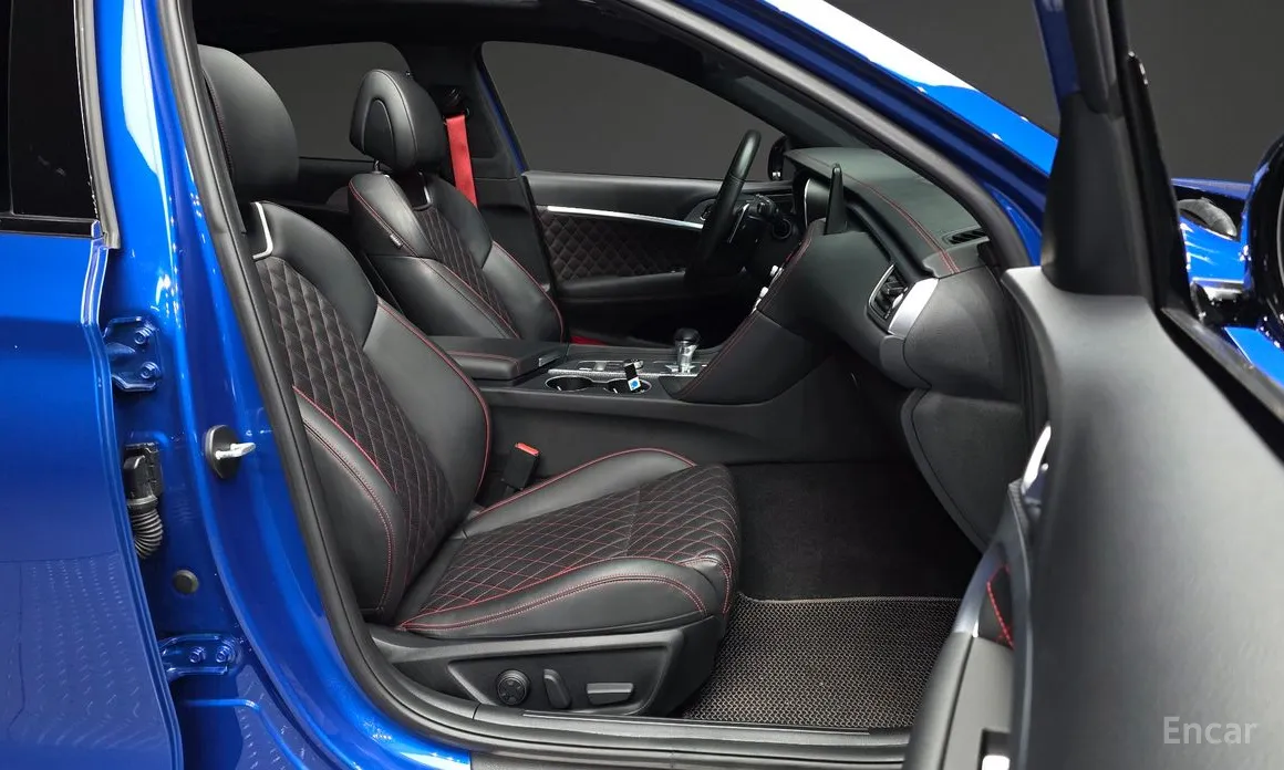Photo 11 - Genesis G70