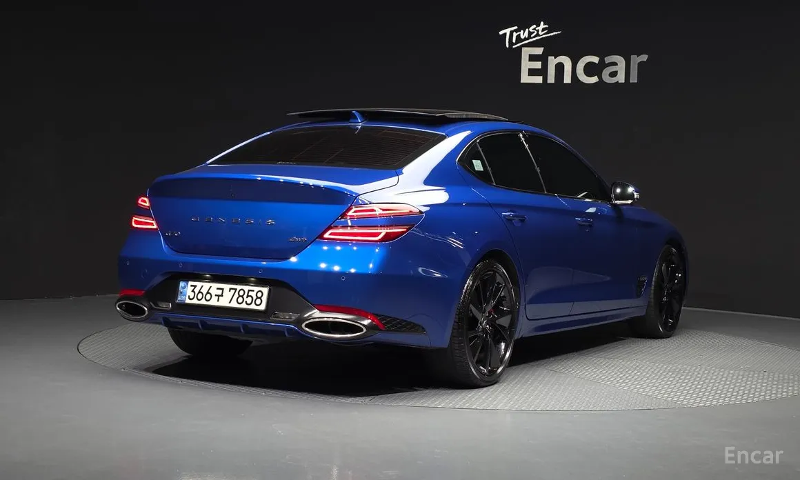 Photo 2 - Genesis G70