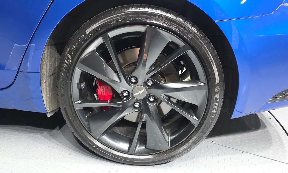 Photo 21 - Genesis G70