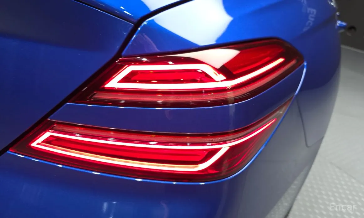 Photo 23 - Genesis G70