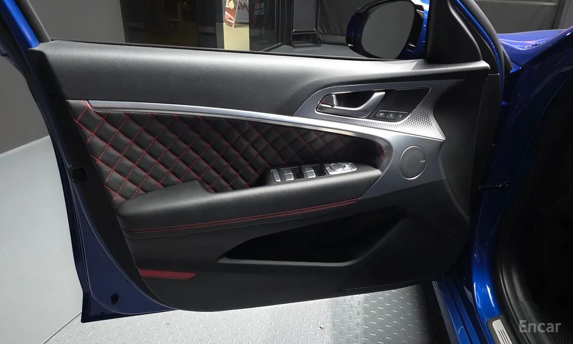 Photo 24 - Genesis G70