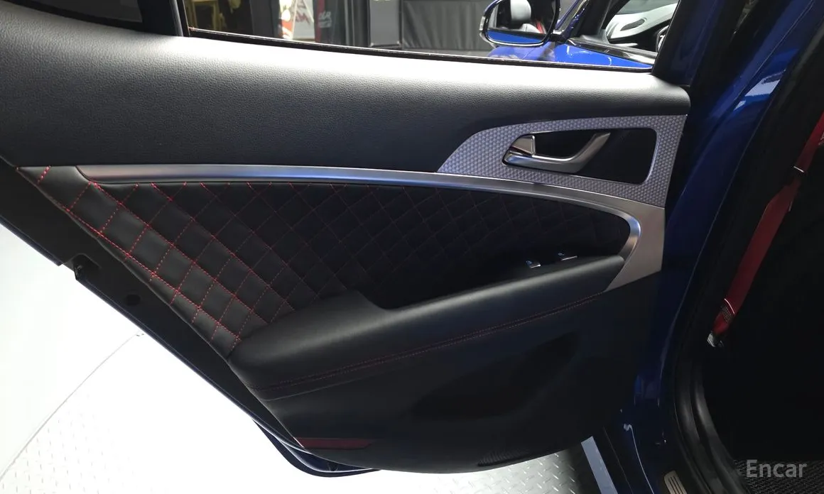 Photo 25 - Genesis G70