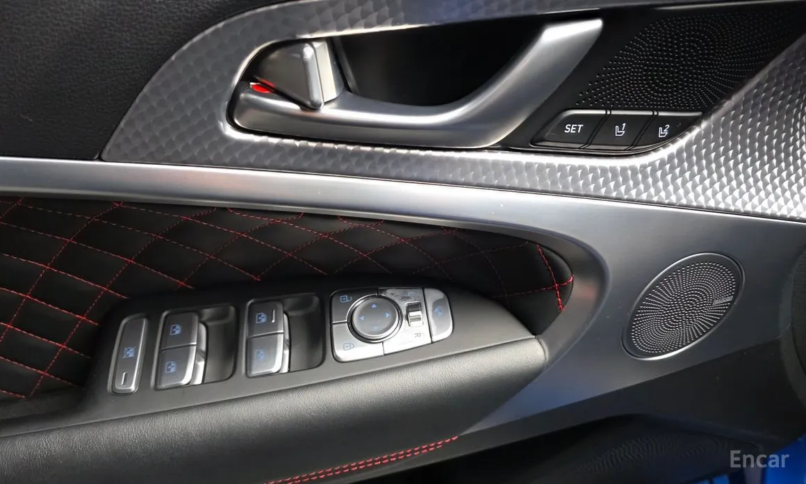 Photo 33 - Genesis G70