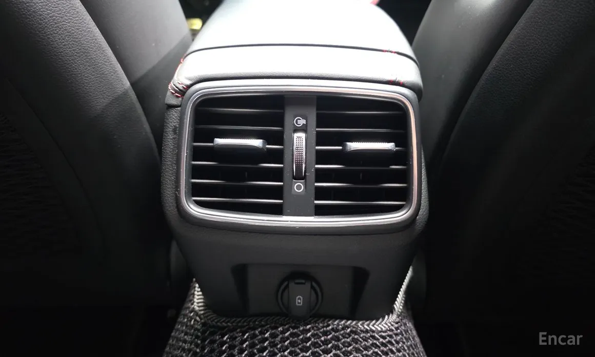 Photo 35 - Genesis G70