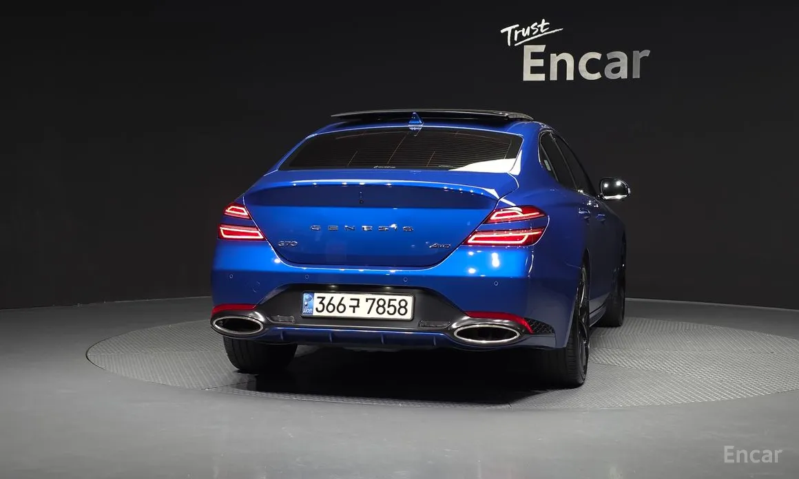 Photo 4 - Genesis G70