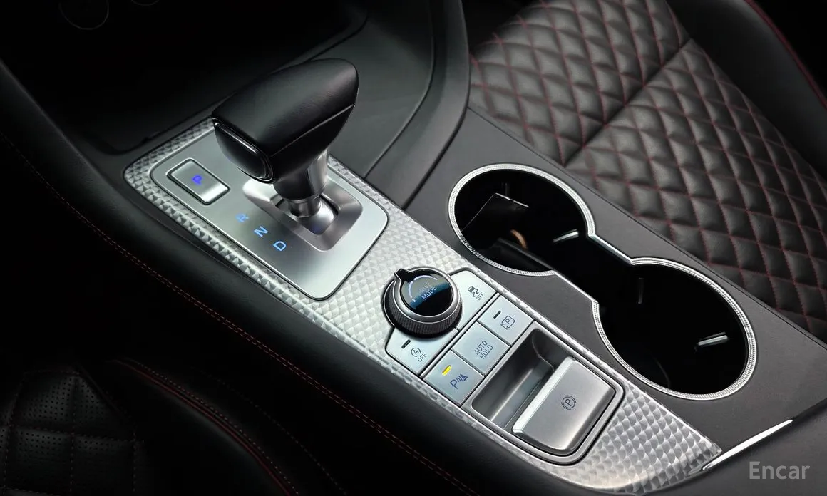 Photo 9 - Genesis G70