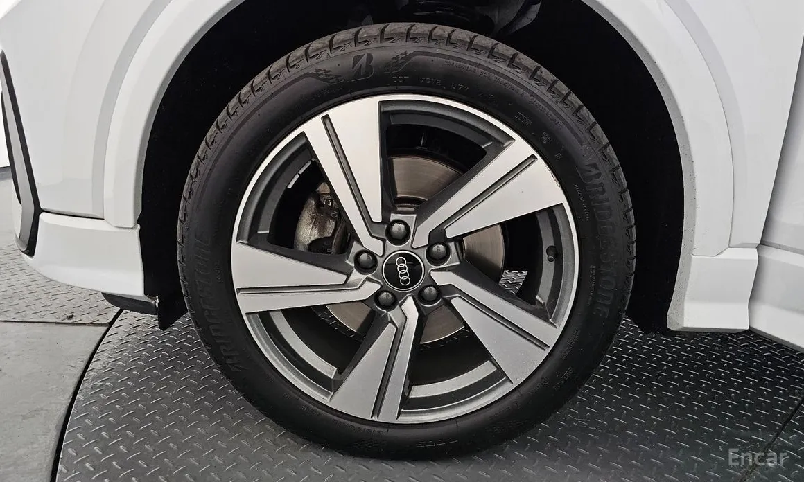 Audi Q2 2017 35 TDI Premium