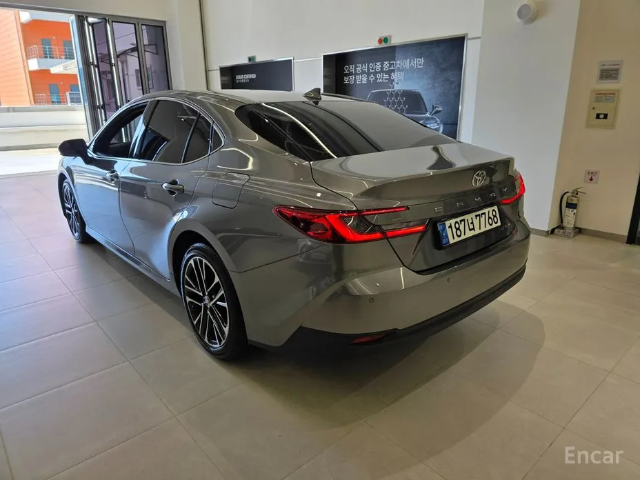 Toyota Camry 2024 2.5 XLE Hybrid