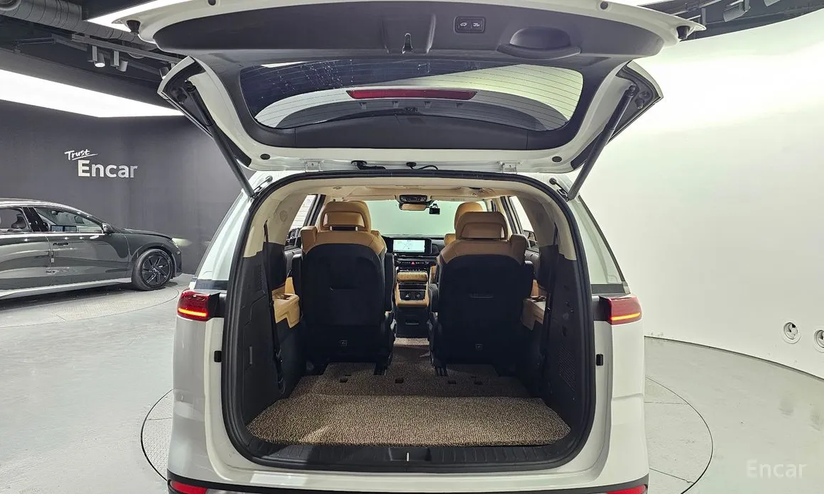 Фото 20 - Kia Carnival