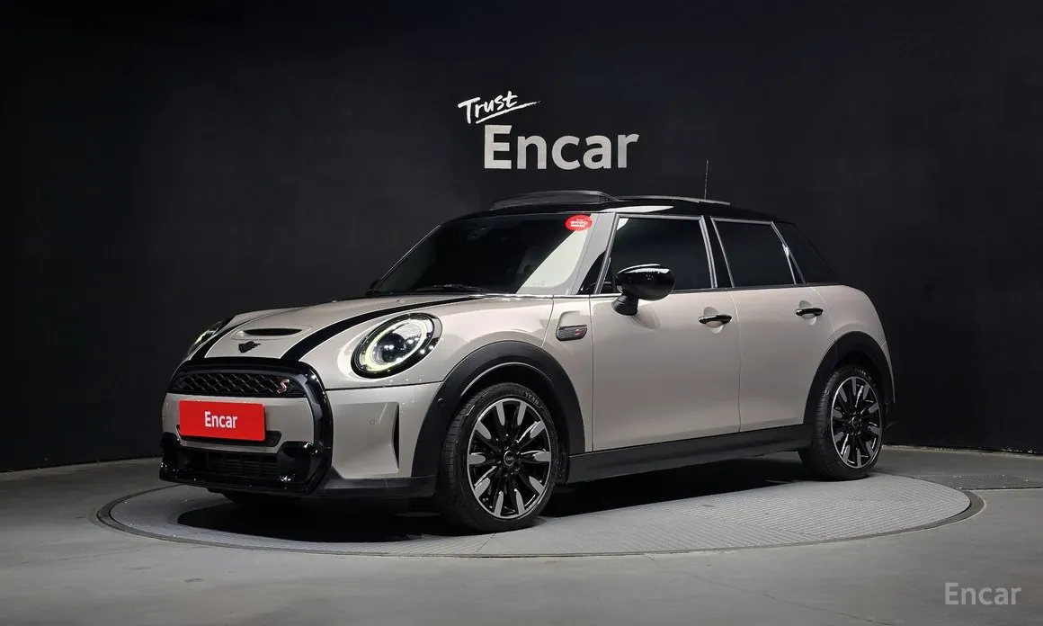 Mini Cooper 2001 5Door Classic Launch Pack