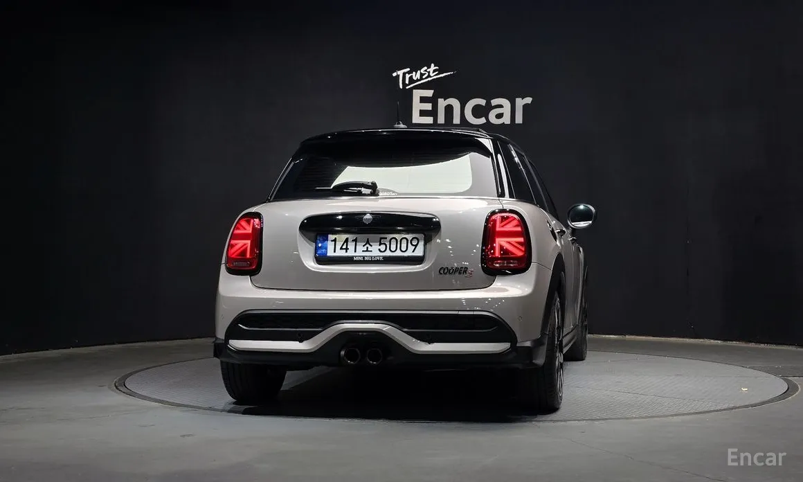 Mini Cooper 2001 5Door Classic Launch Pack