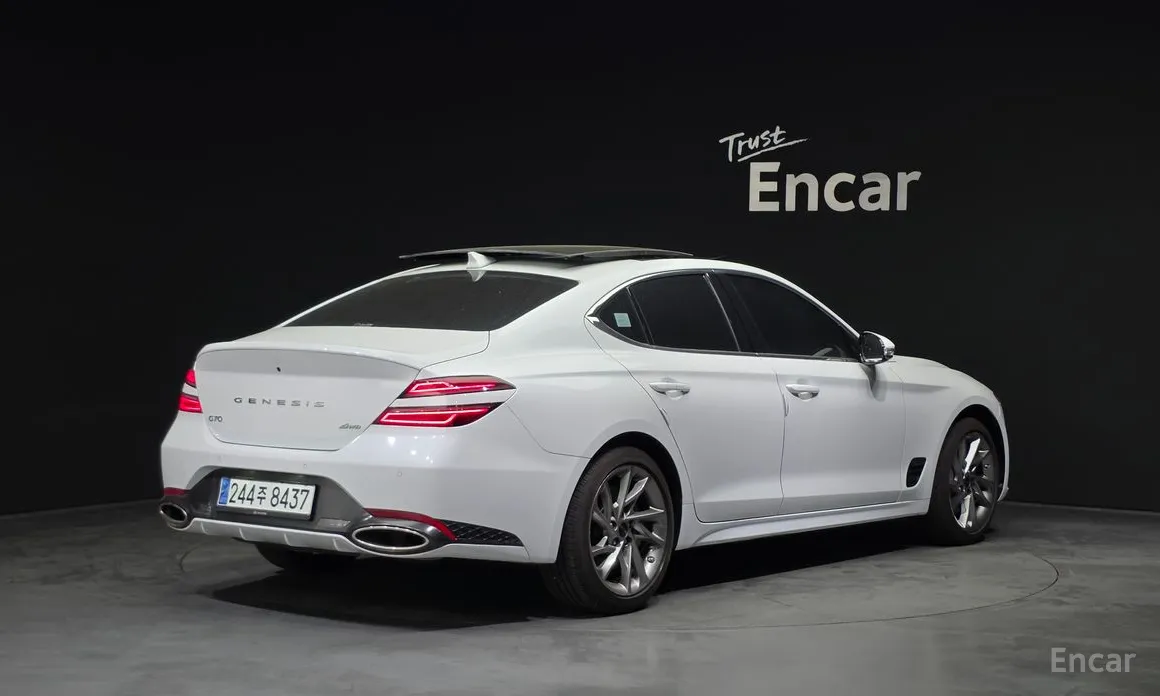 صورة 2 - Genesis G70