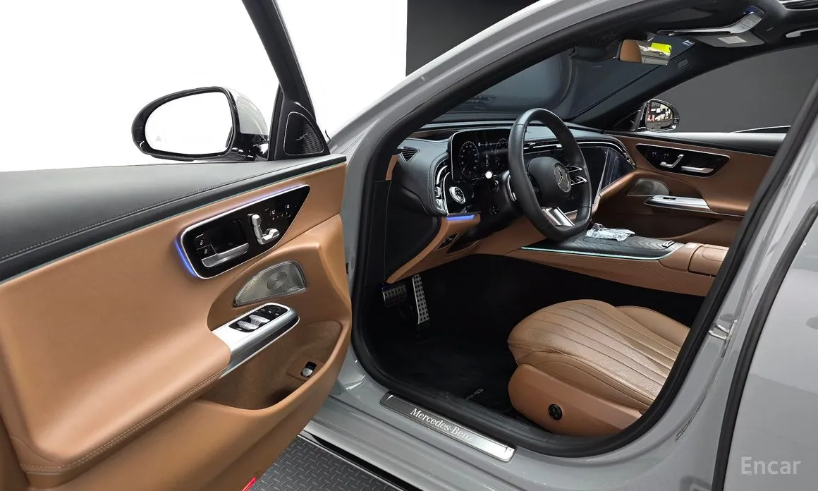 Mercedes-Benz E-Class 2024 E300 4MATIC AMG Line Premiere Special