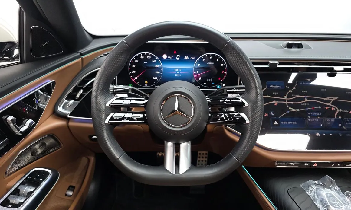 Mercedes-Benz E-Class 2024 E300 4MATIC AMG Line Premiere Special