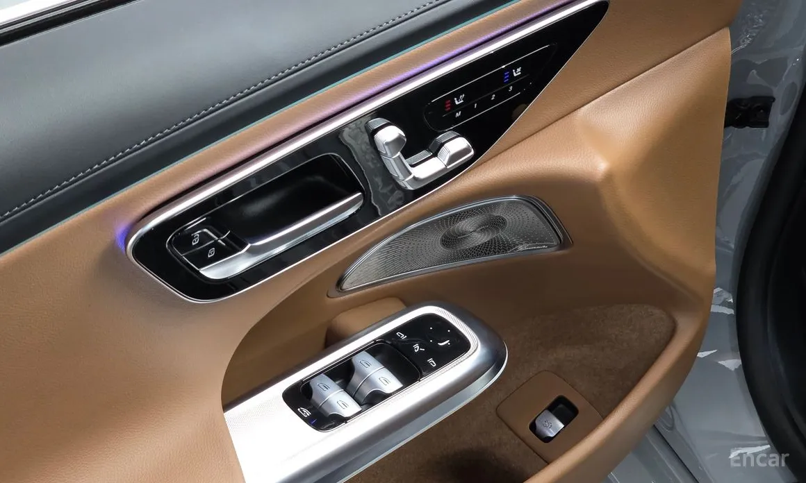 Mercedes-Benz E-Class 2024 E300 4MATIC AMG Line Premiere Special