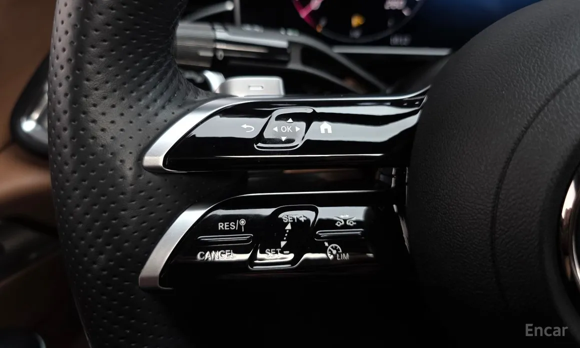 Mercedes-Benz E-Class 2024 E300 4MATIC AMG Line Premiere Special
