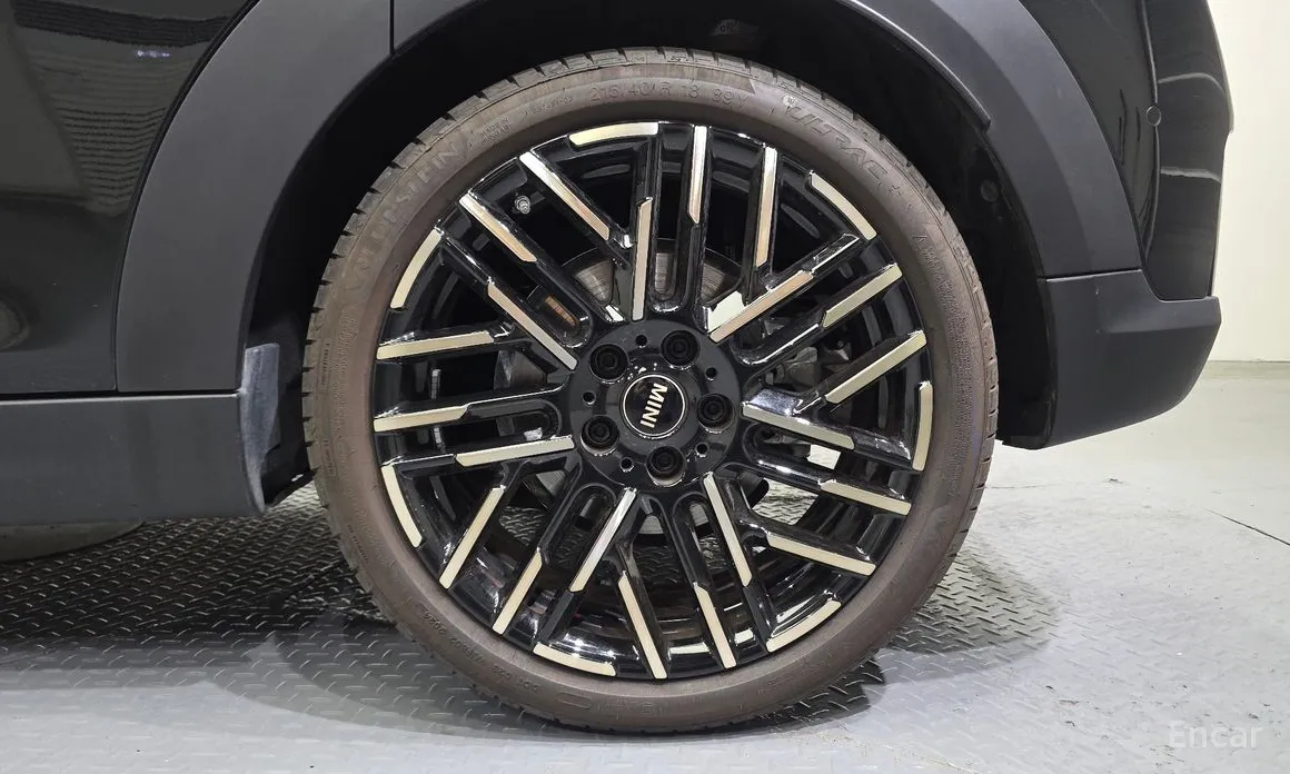 Mini Cooper 2024 5 Door Favoured