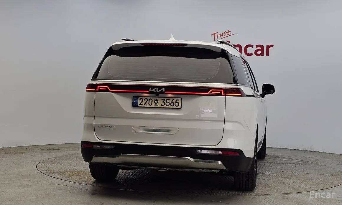 Фото 4 - Kia Carnival