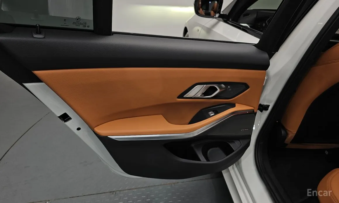 BMW 3 Series 2019 320i M Sport