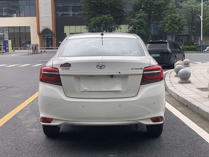 Фото 4 - Toyota Vios
