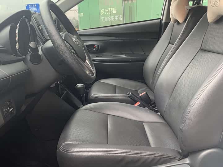 Фото 5 - Toyota Vios