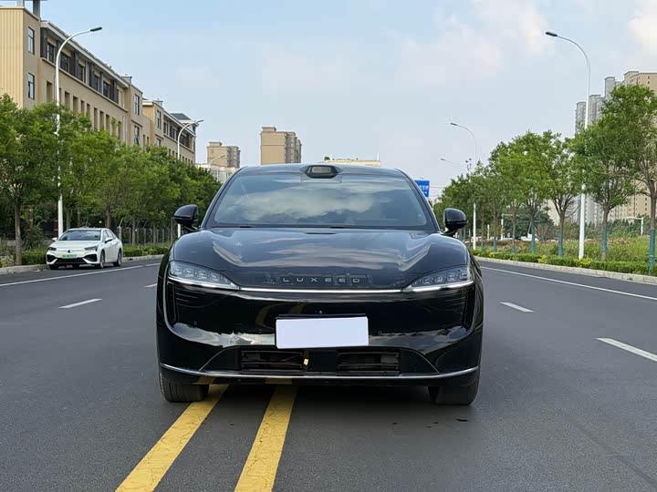 Фото 2 - Luxeed R7