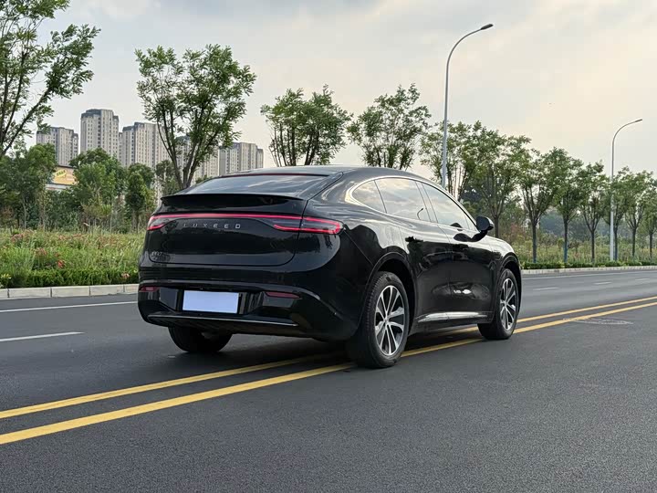 Фото 7 - Luxeed R7