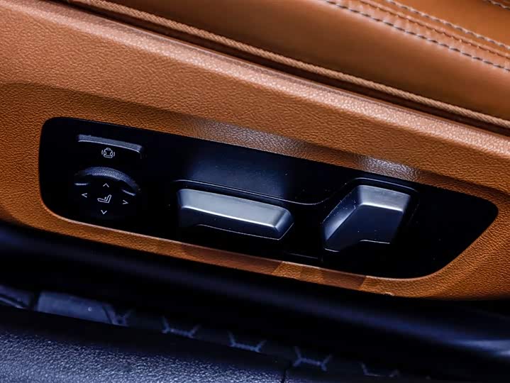 BMW 8 Series 2021 2021款 改款 840i 四门轿跑车 M运动套装