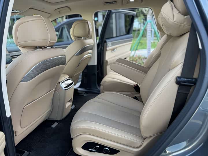 Aito M7 2022 2022款 1.5T 四驱豪华版