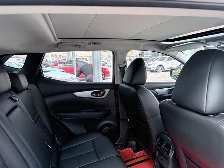 Фото 9 - Nissan Qashqai