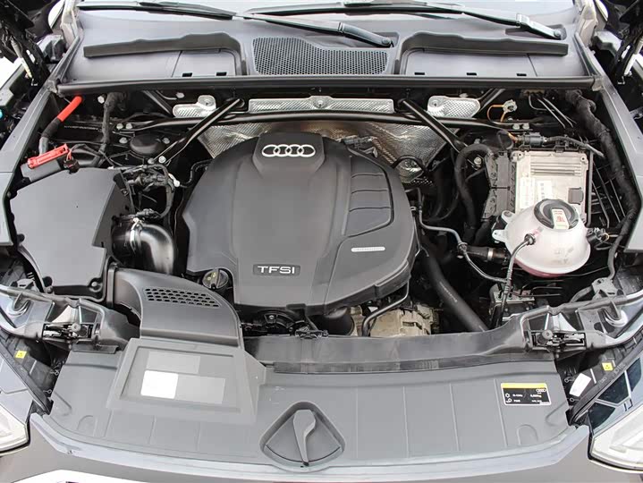 Фото 8 - Audi Q5L