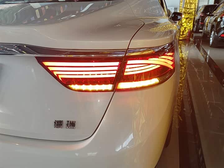 Geely Emgrand GT 2021 2021款 1.8T 领航版