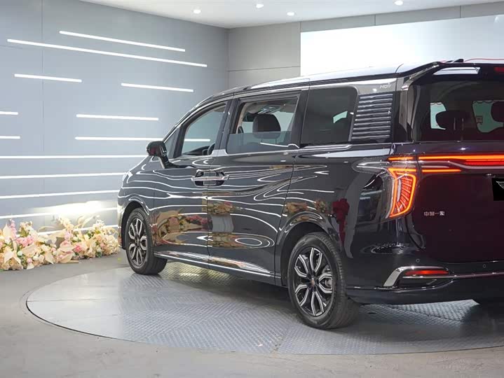 Hongqi HQ9 2023 2023款 2.0T 智联旗享版