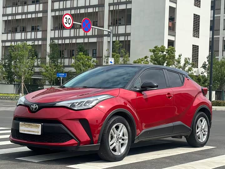 Фото 1 - Toyota C-HR