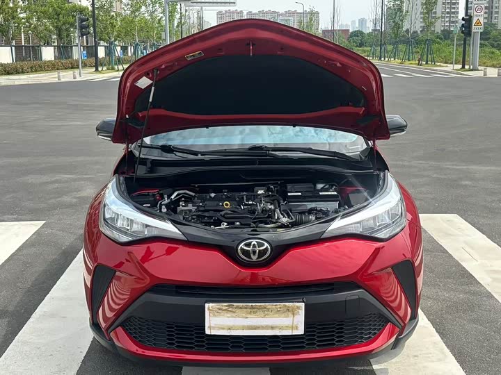 Фото 9 - Toyota C-HR