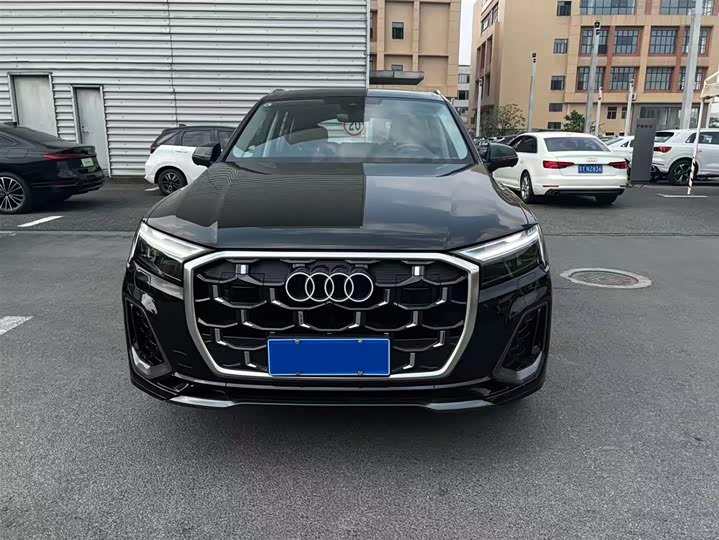 Audi Q7 2025 2025款 55 TFSI quattro S line运动型