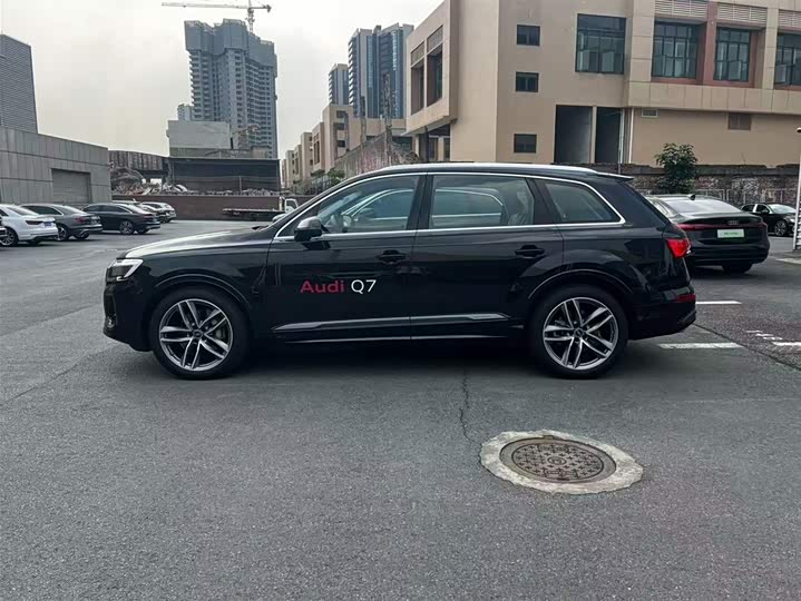 Audi Q7 2025 2025款 55 TFSI quattro S line运动型