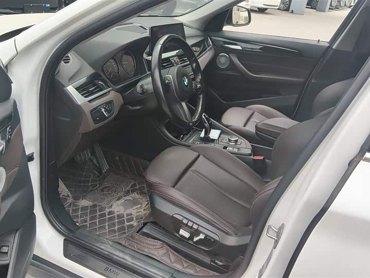 Zdjęcie 9 - BMW X1