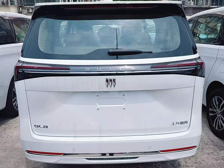 Фото 3 - Buick GL8 ES
