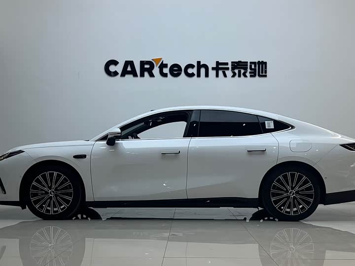 Фото 2 - Geely Galaxy Starshine 8 EM-i