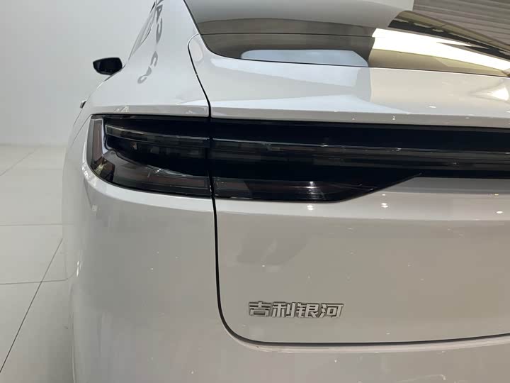 Фото 6 - Geely Galaxy Starshine 8 EM-i