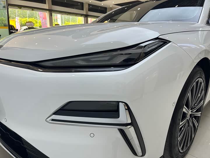 Фото 8 - Geely Galaxy Starshine 8 EM-i