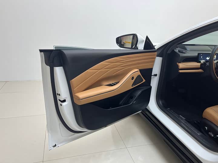 Фото 9 - Geely Galaxy Starshine 8 EM-i