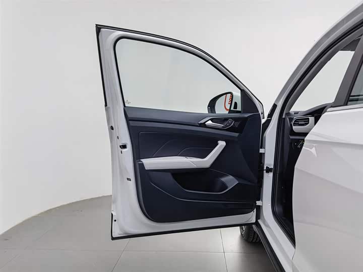 Фото 8 - Volkswagen Tharu